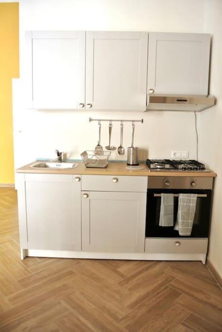 Scio' Apartment-Centro Storico- Naples Luaran gambar