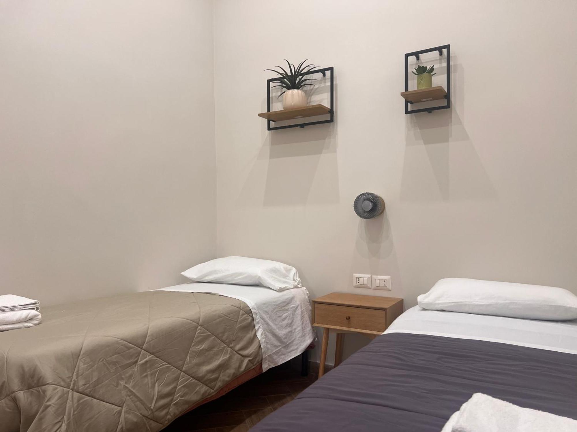 Scio' Apartment-Centro Storico- Naples Luaran gambar